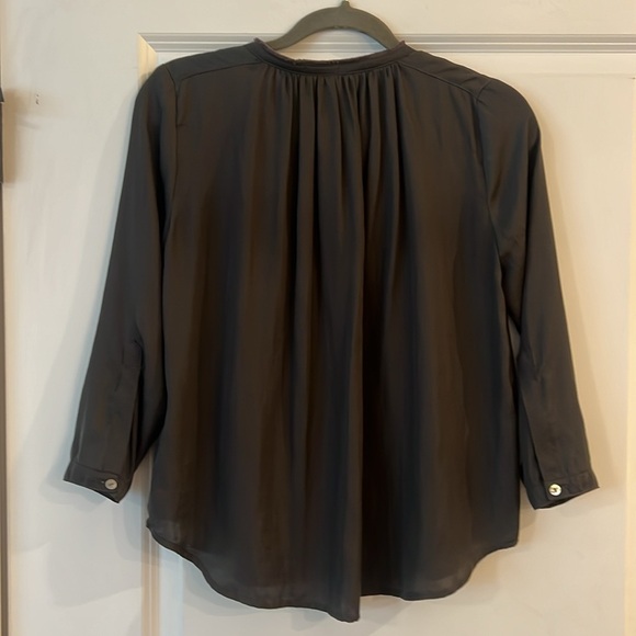 dRA Los Angeles NWT v neck hilo blouse Size - XSmall - Picture 2 of 6